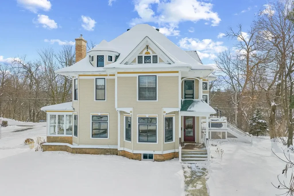 405 2nd Avenue, Baraboo