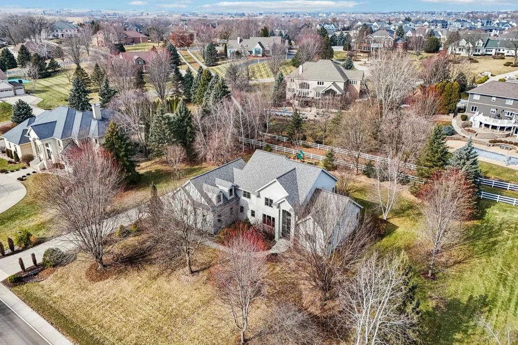 5654 Cobblestone Lane, Westport