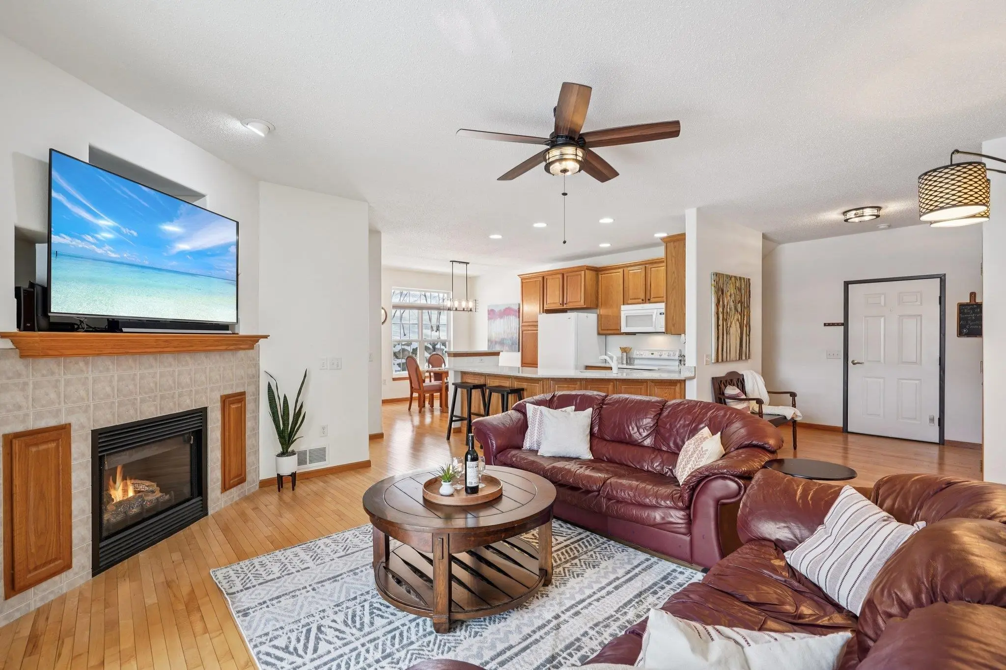 Photo of Listing #2014855