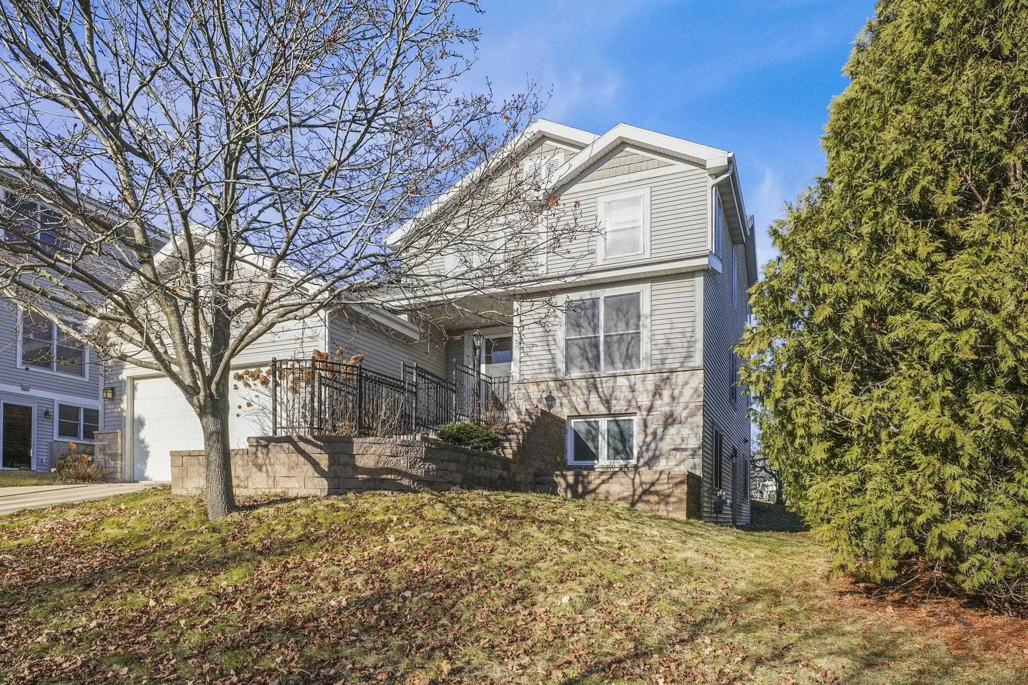 Photo of Listing #2014858