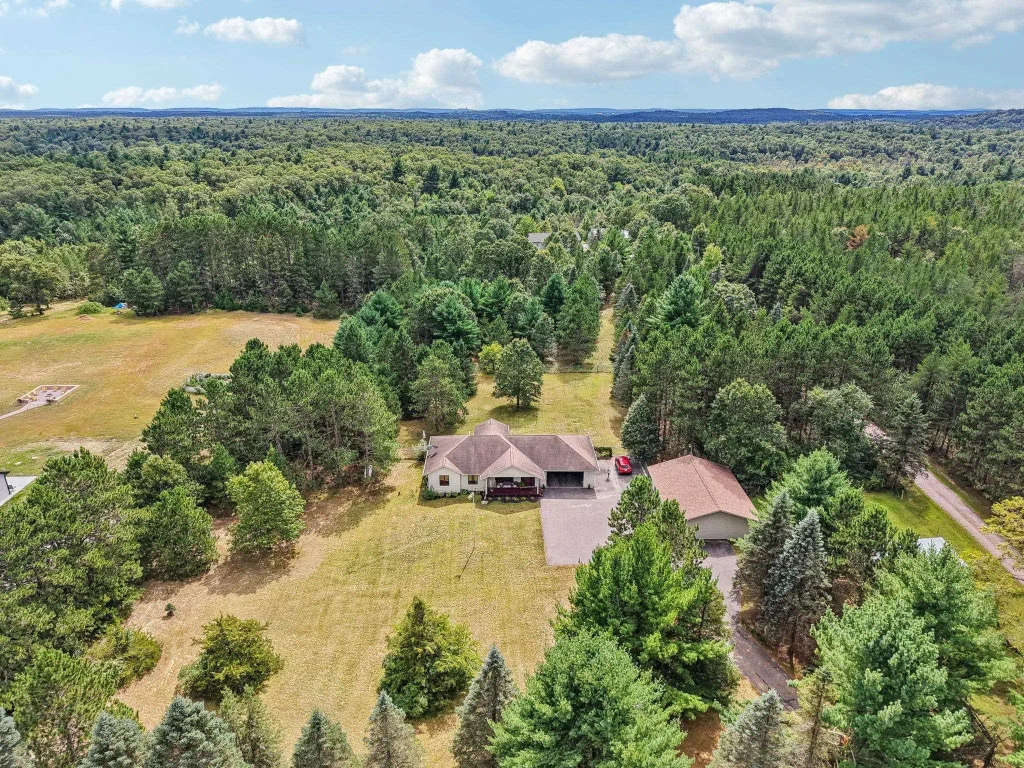 911 Gillette Lane, Dell Prairie