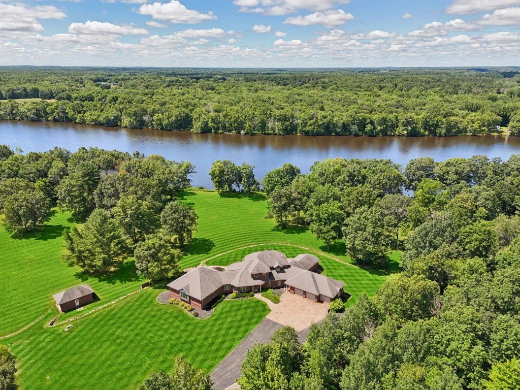 2688 Scenic Drive, Dewey