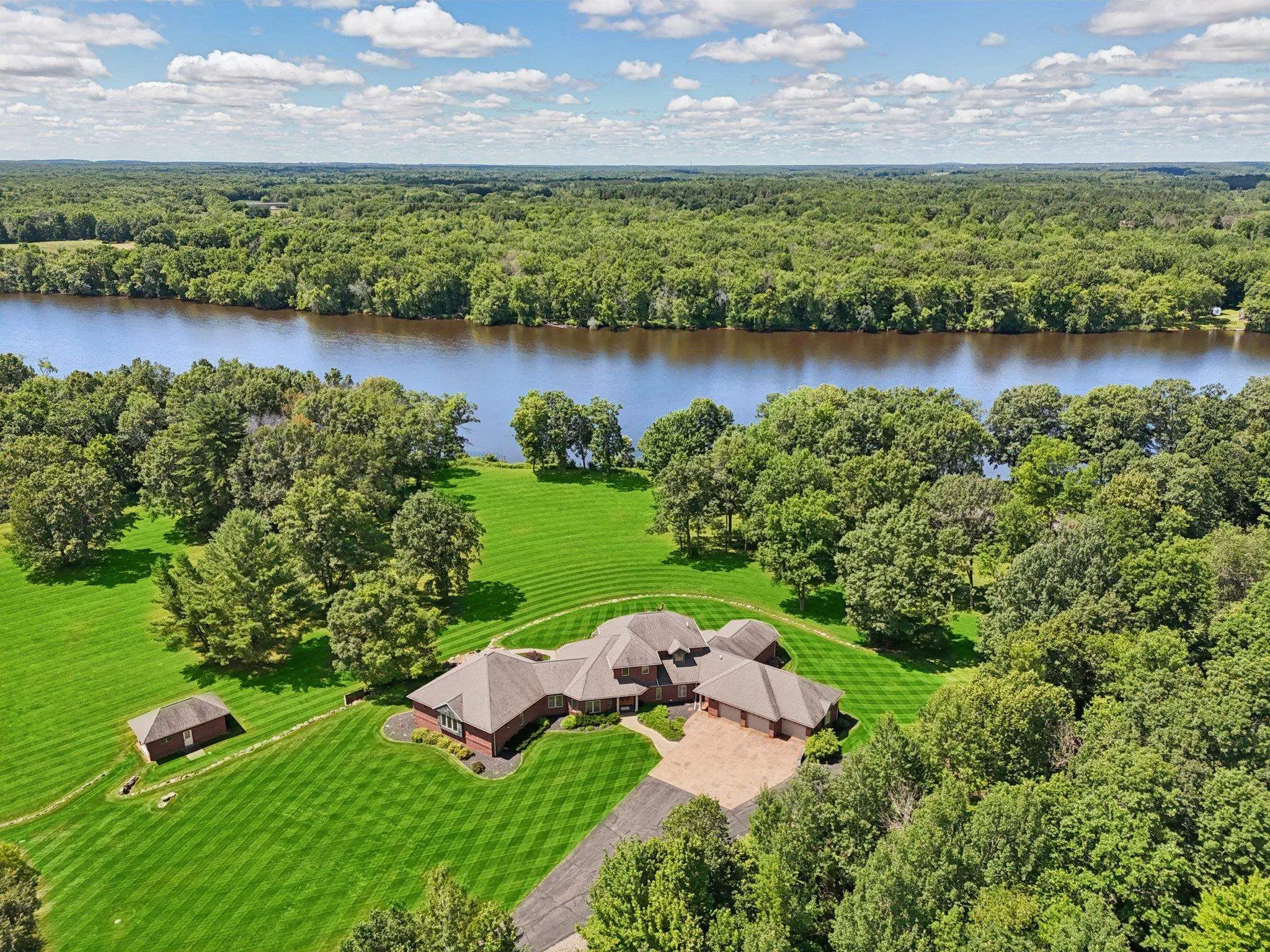 Photo of Listing #2014866