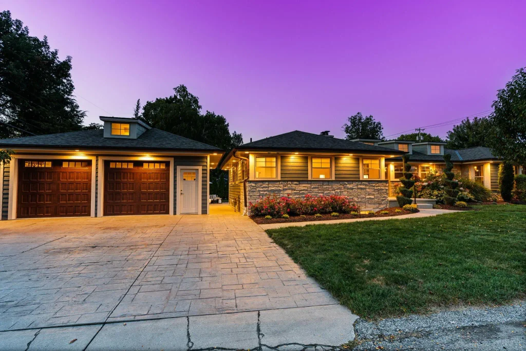 10 Roxbury Road, Maple Bluff