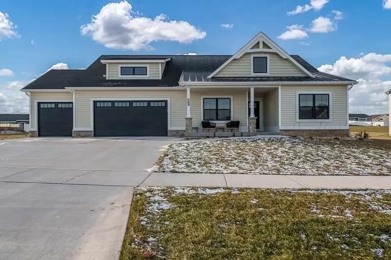 139 E Evergreen Lane, Milton