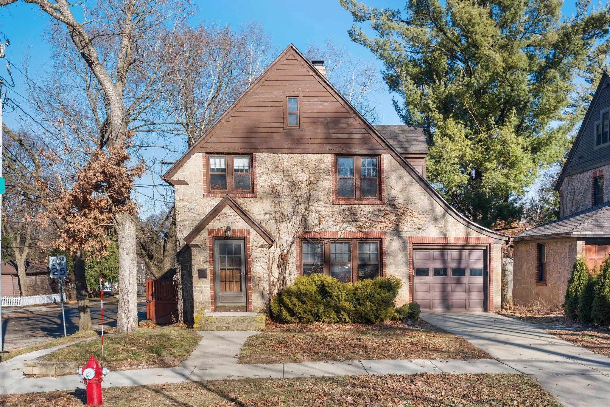 Photo of Listing #2014925