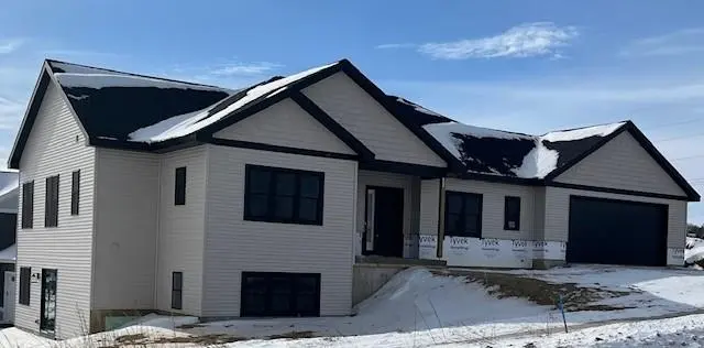 495 Foxfield Court, Oregon