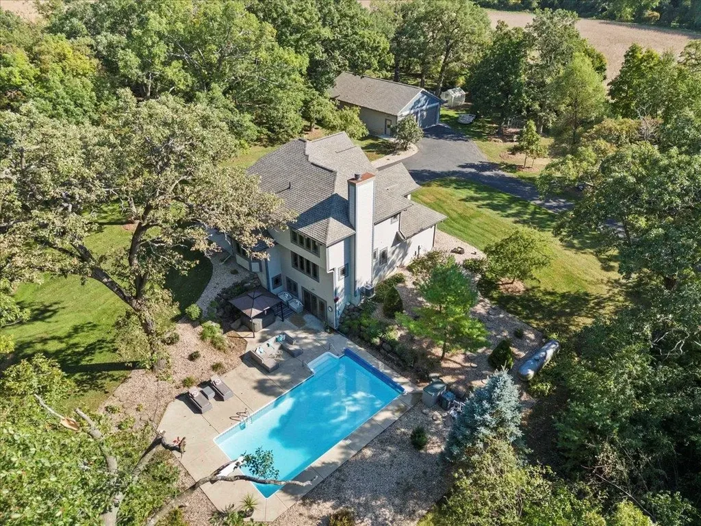 2082 Tower Drive, Pleasant Springs