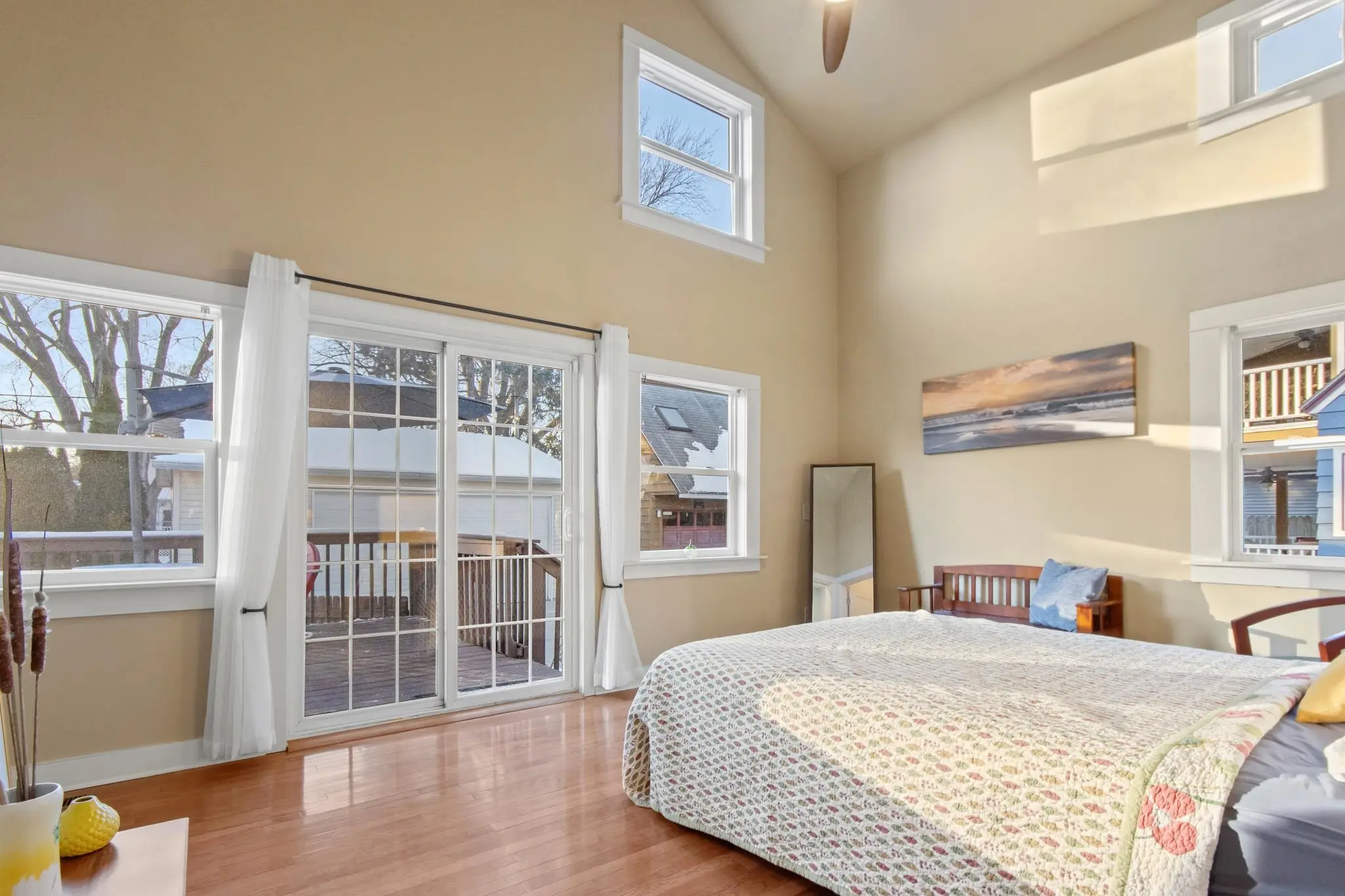 Photo of Listing #2014992