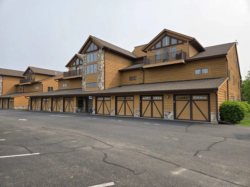 #502 - 1826-2 Parkland Drive, Strongs Prairie