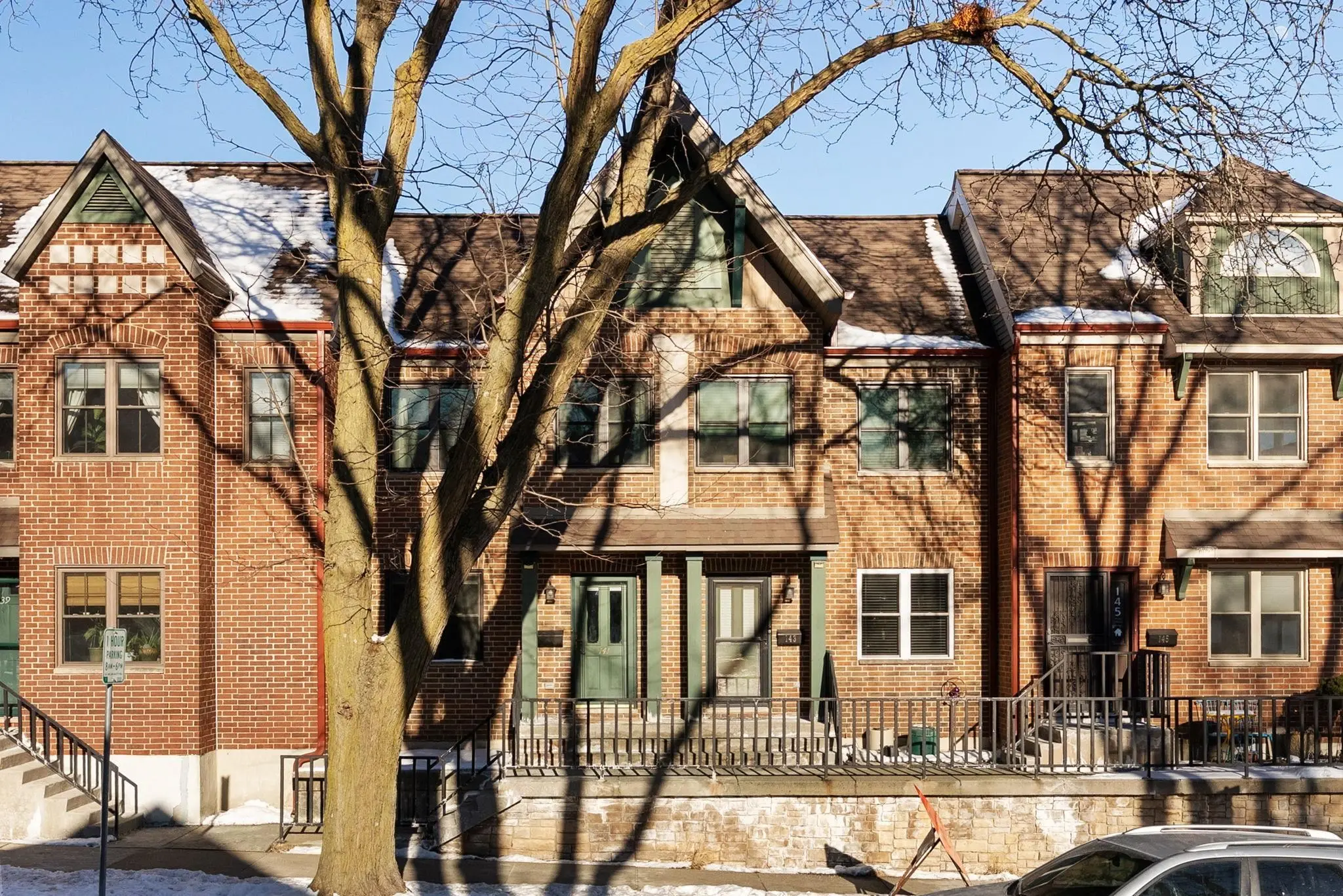 Photo of Listing #2015107