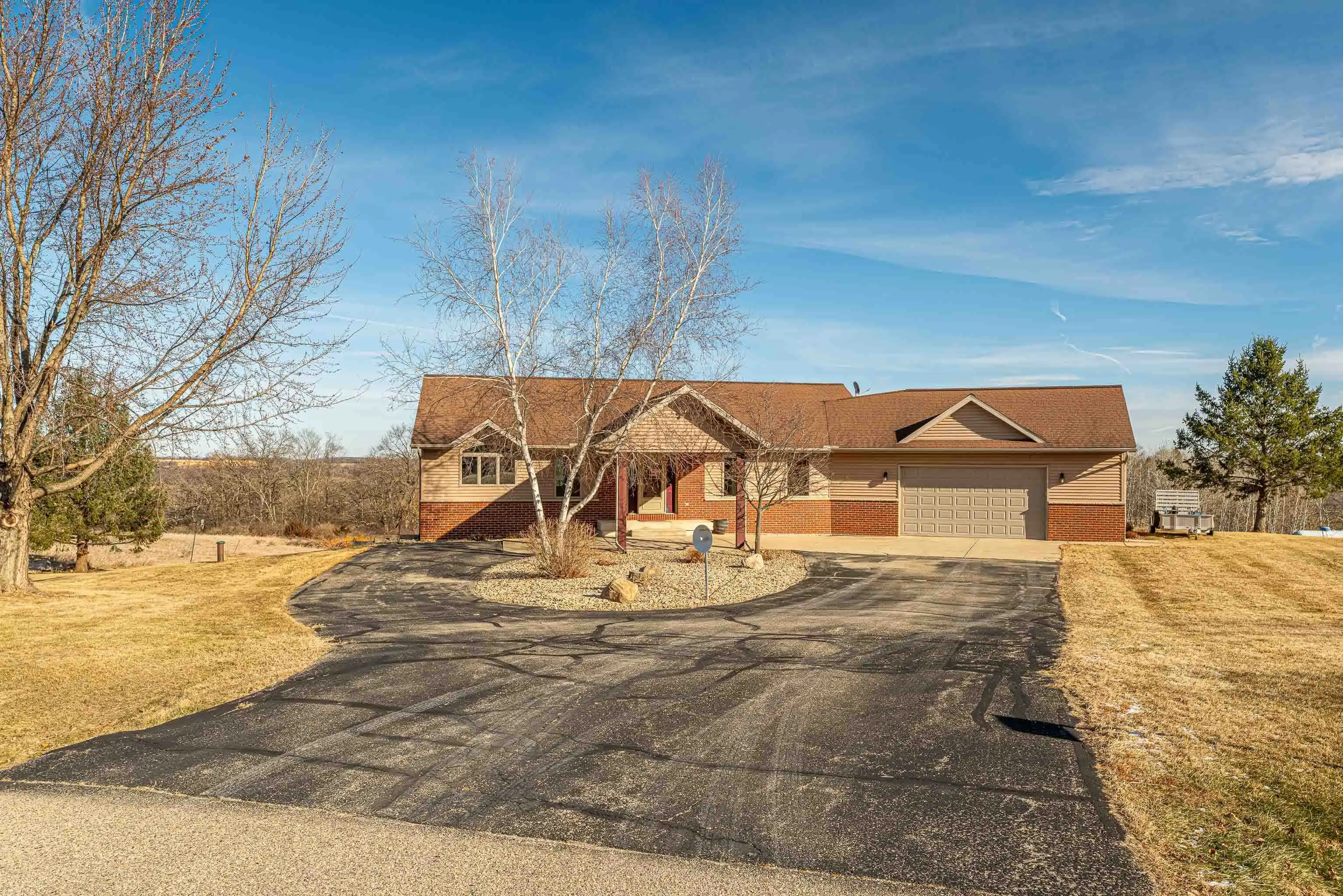 Photo of Listing #2015133