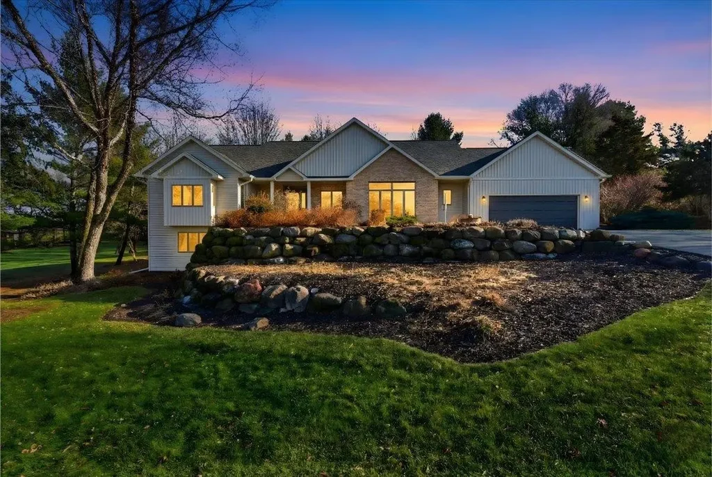 8328 N Cemetery Road, Union