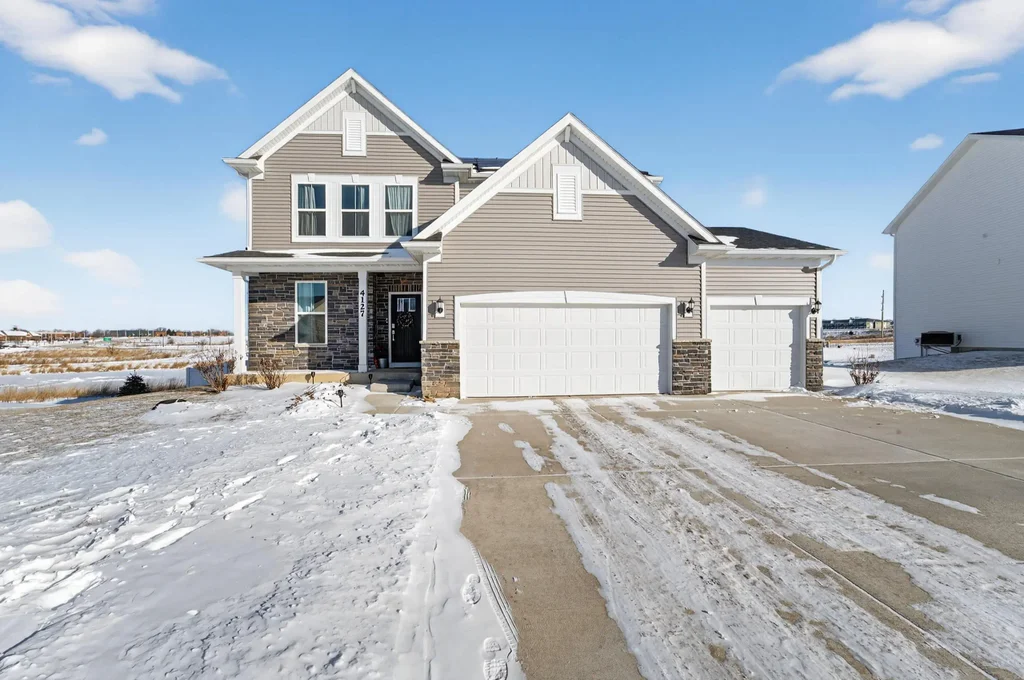 4127 Eton Circle, Windsor