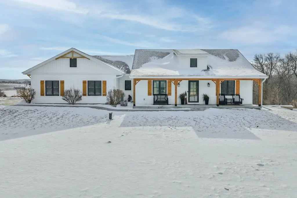 E8595 Quarry Road, Excelsior