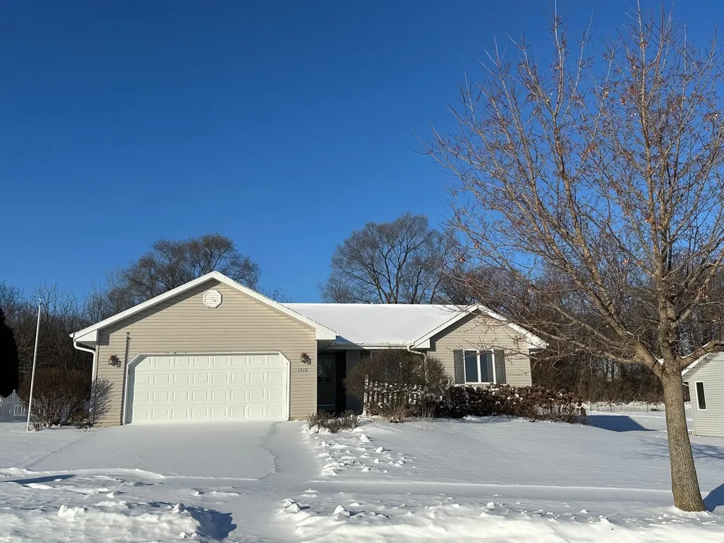 1510 Agnes Road, Fort Atkinson