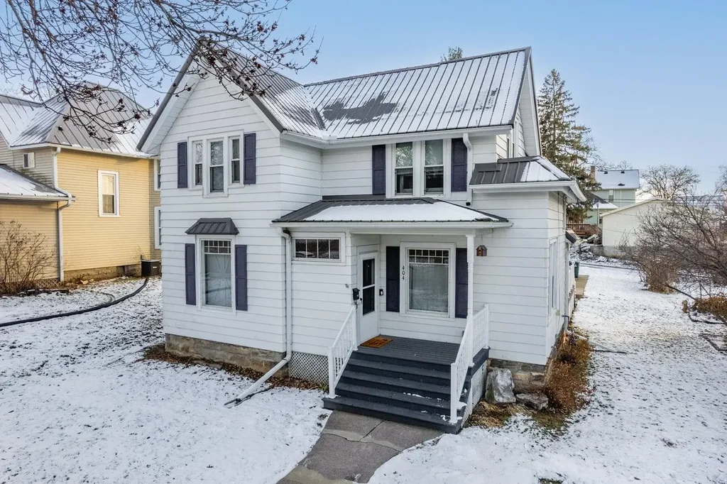 404 3rd Street, Baraboo