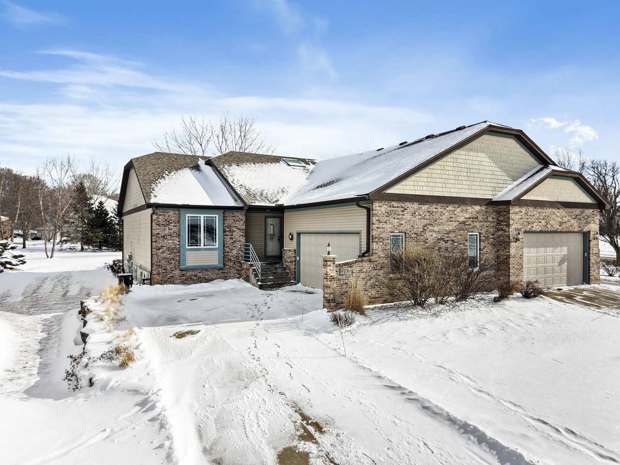 Photo of Listing #2015646