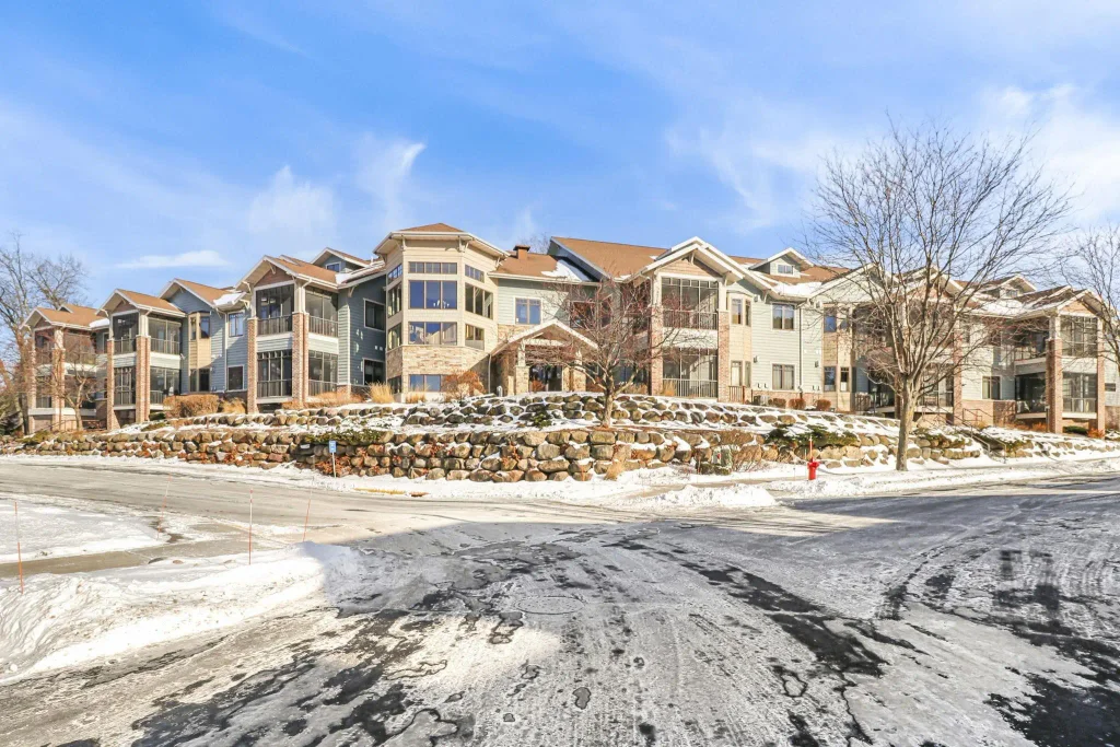 #109 - 10 Glen Brook Way, Fitchburg