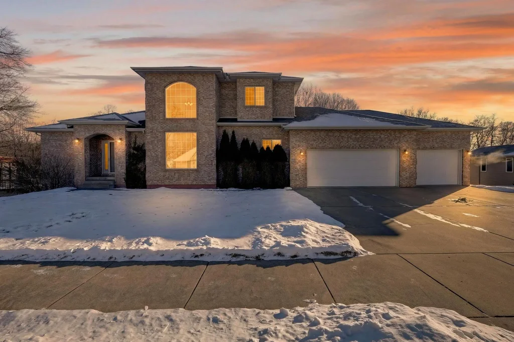 2150 Sunset Drive, Reedsburg