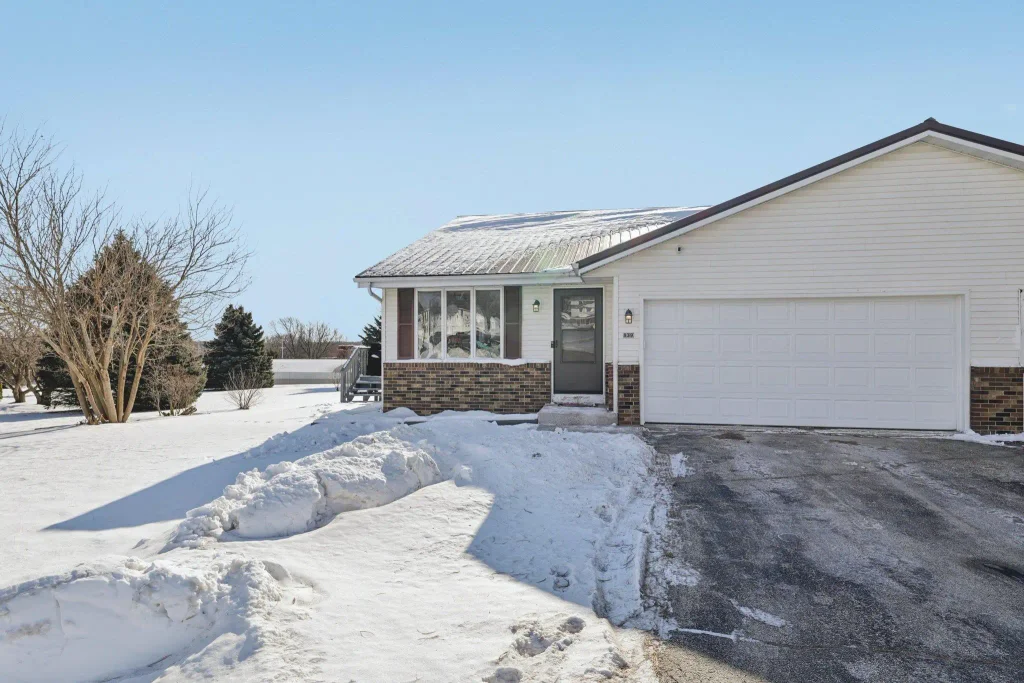 839 Kimseth Circle, Deerfield