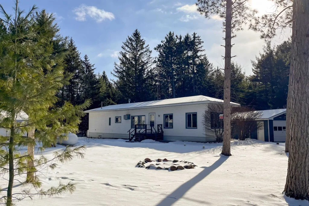 N5882 8th Court, Harris