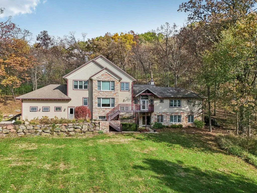 4494 Oak Valley Road, Cross Plains