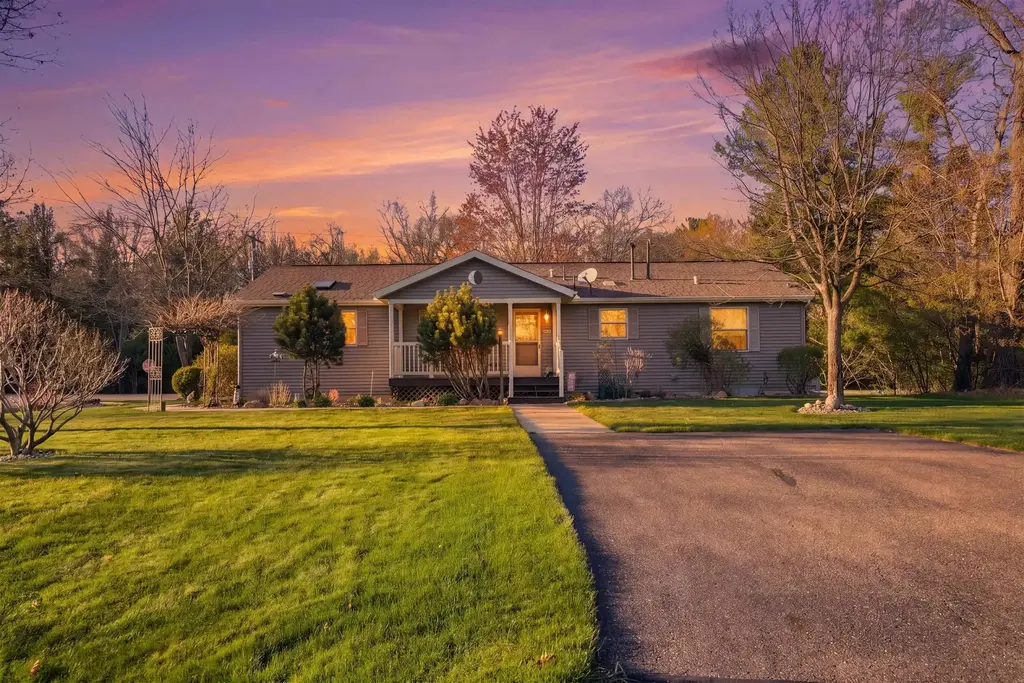 399 Oakbrook Drive, Lake Delton