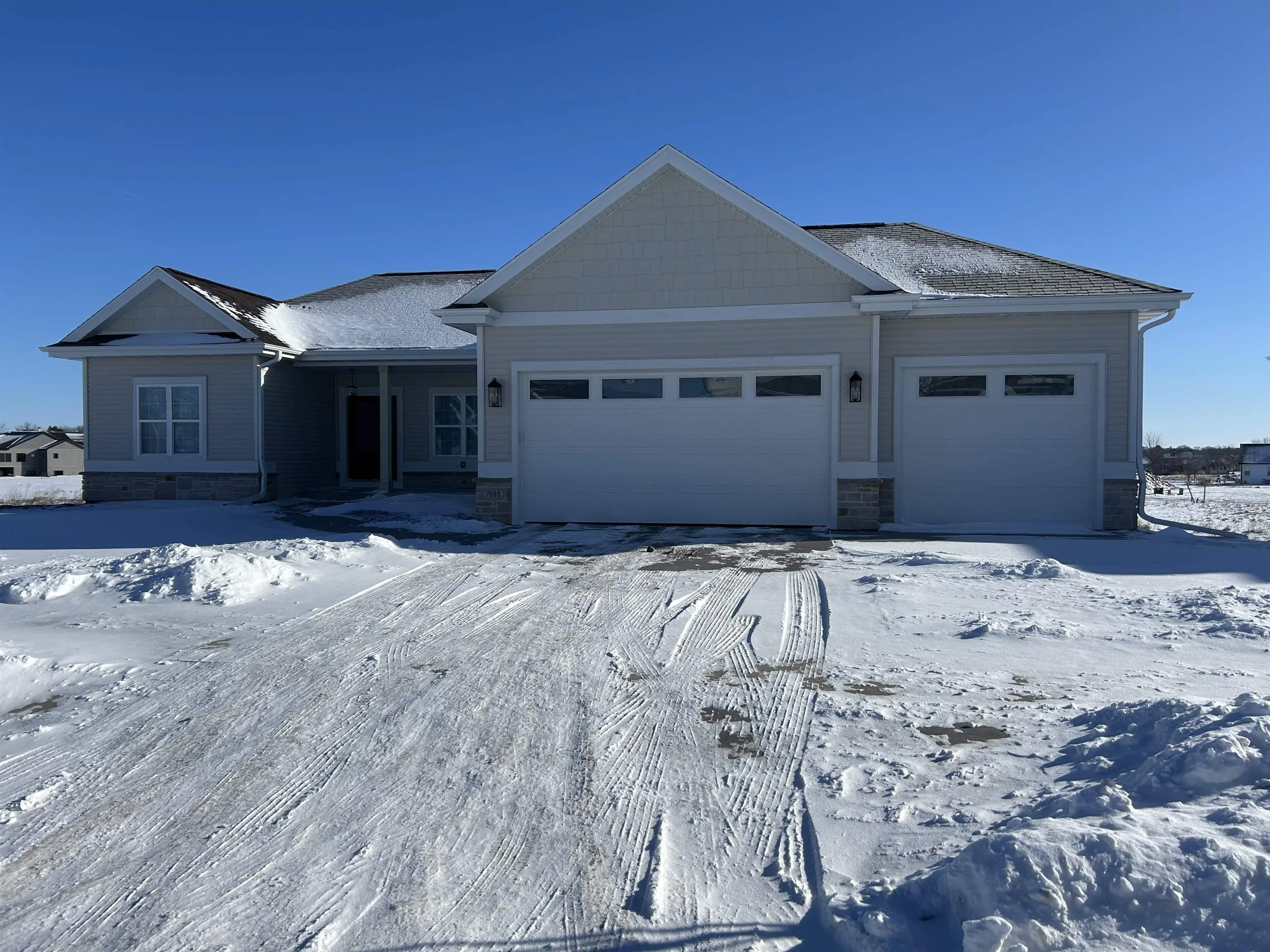 Photo of Listing #2015798