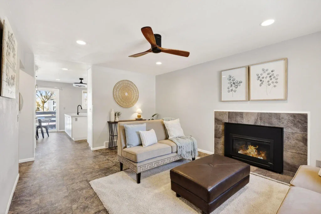 7322 Mockingbird Lane, Middleton