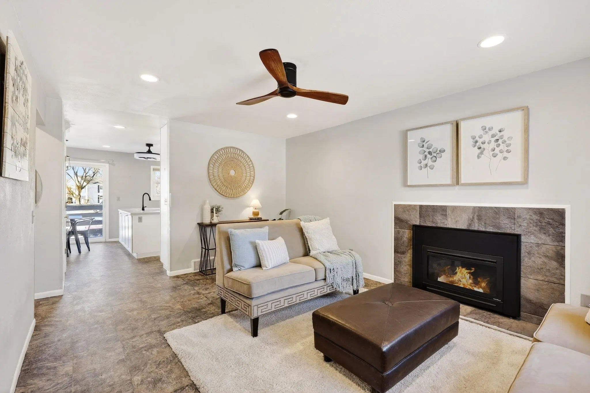 Photo of Listing #2015860