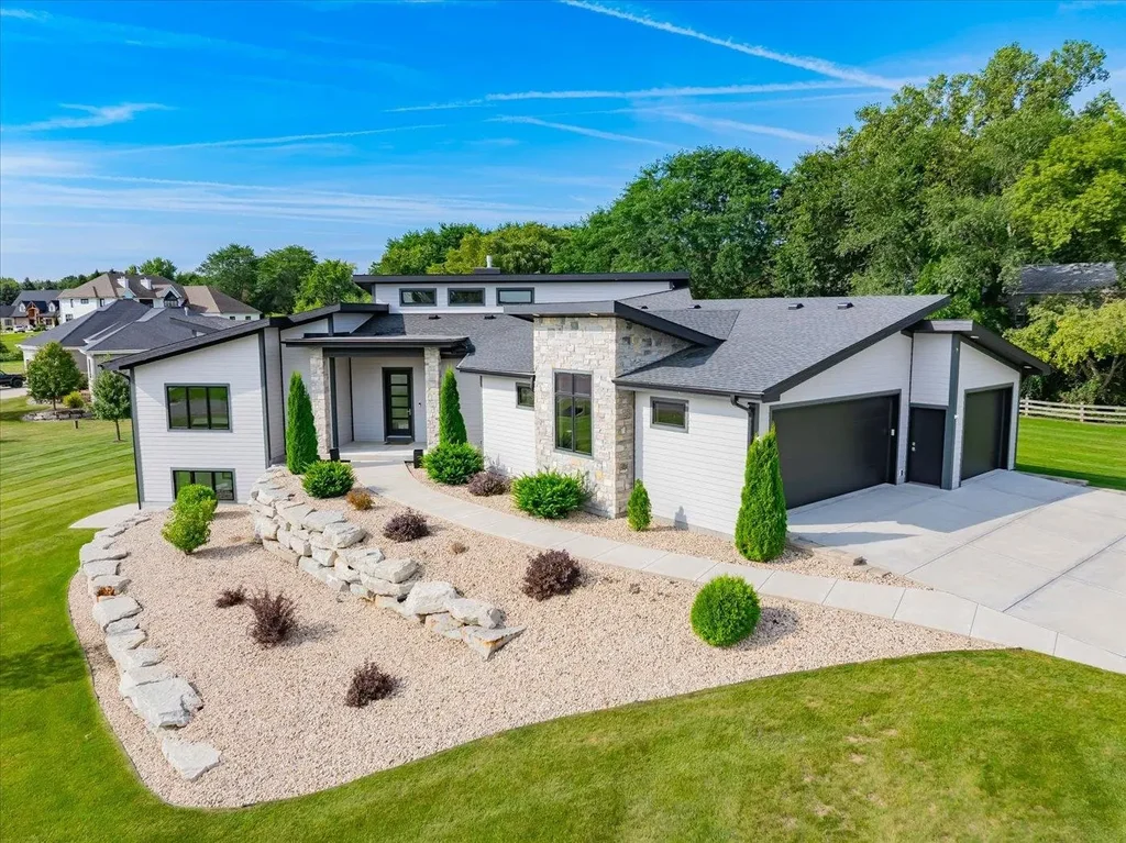 7705 Maas Drive, Middleton