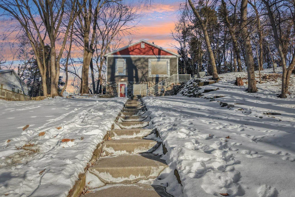 W7849 Shore Acres Road, Lake Mills