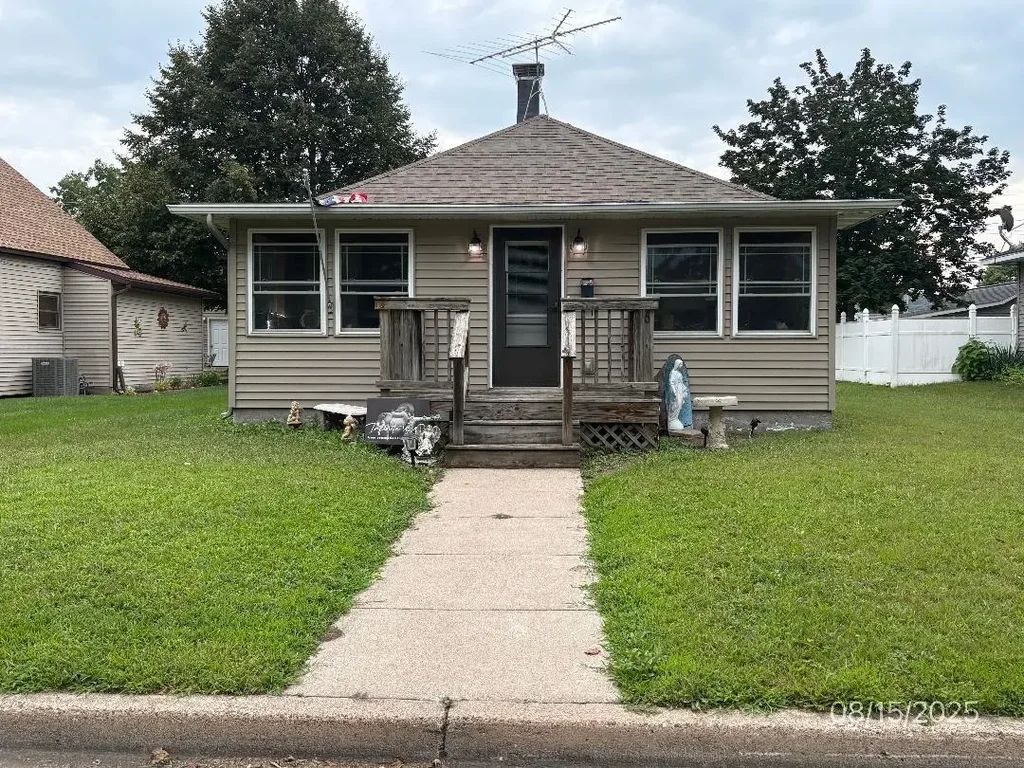 618 N Wacouta Avenue, Prairie Du Chien