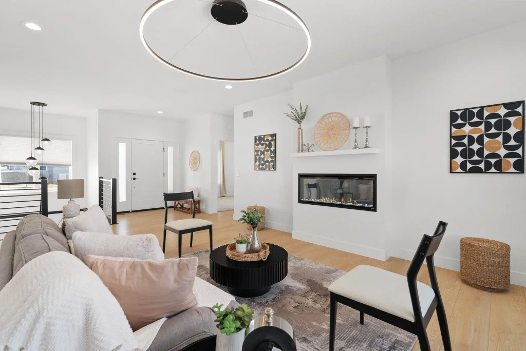 6612 Vista Valley, Windsor