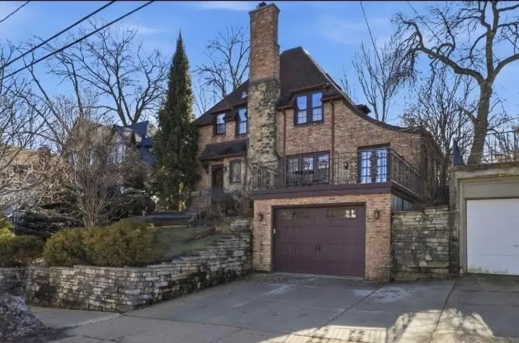 2215 Regent Street, Madison