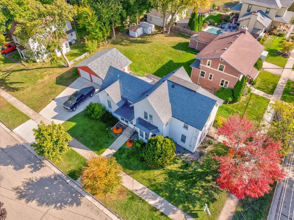 105 N Harrison Street, Stoughton