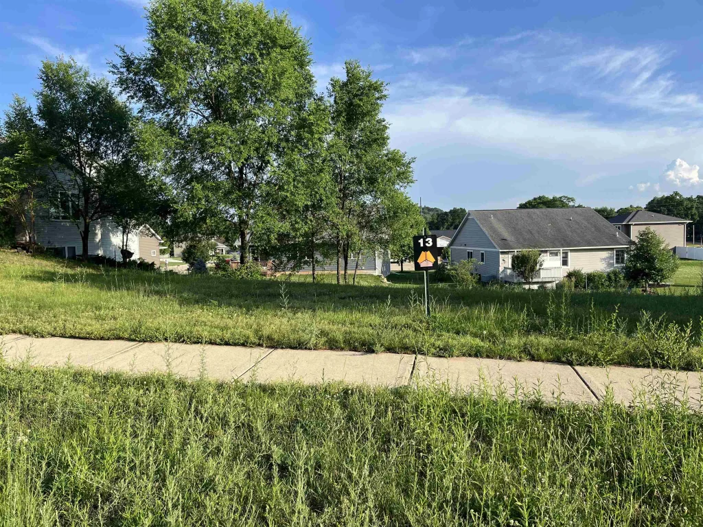 107-109 E North Street, Mazomanie