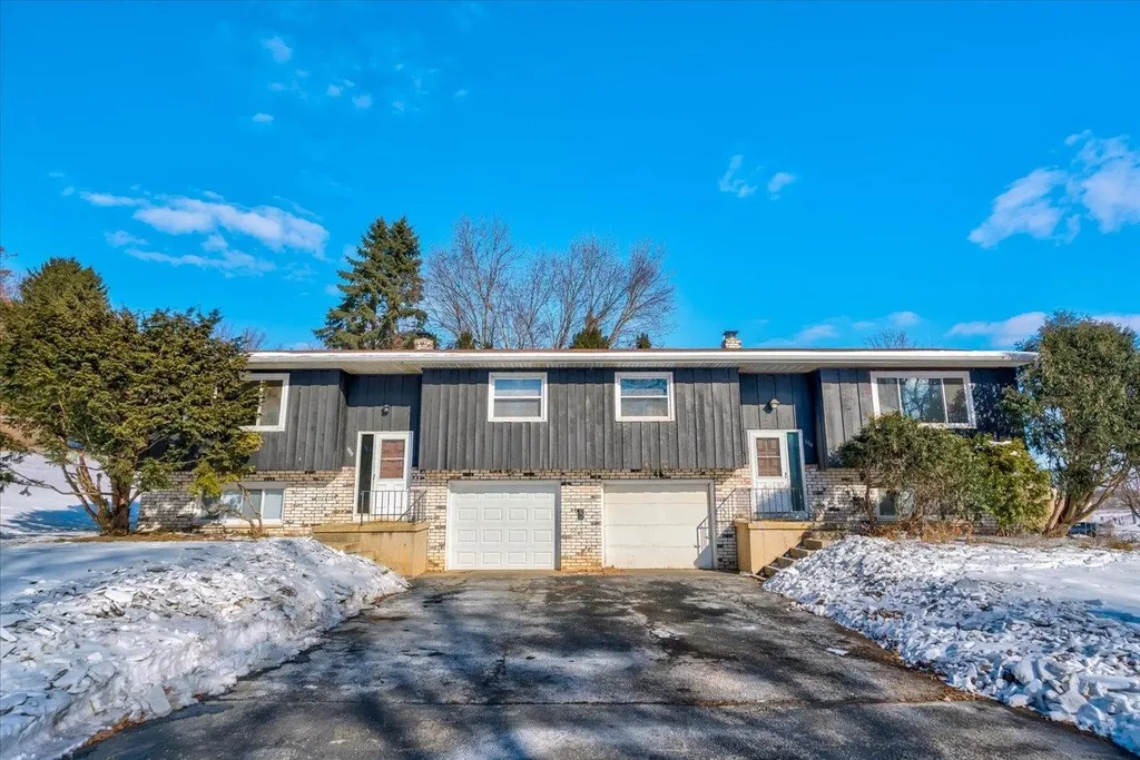 604 E Oak Street, Cottage Grove