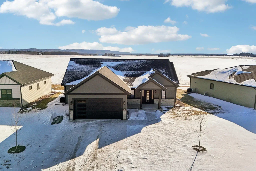 248 Falcon Court, Sauk City