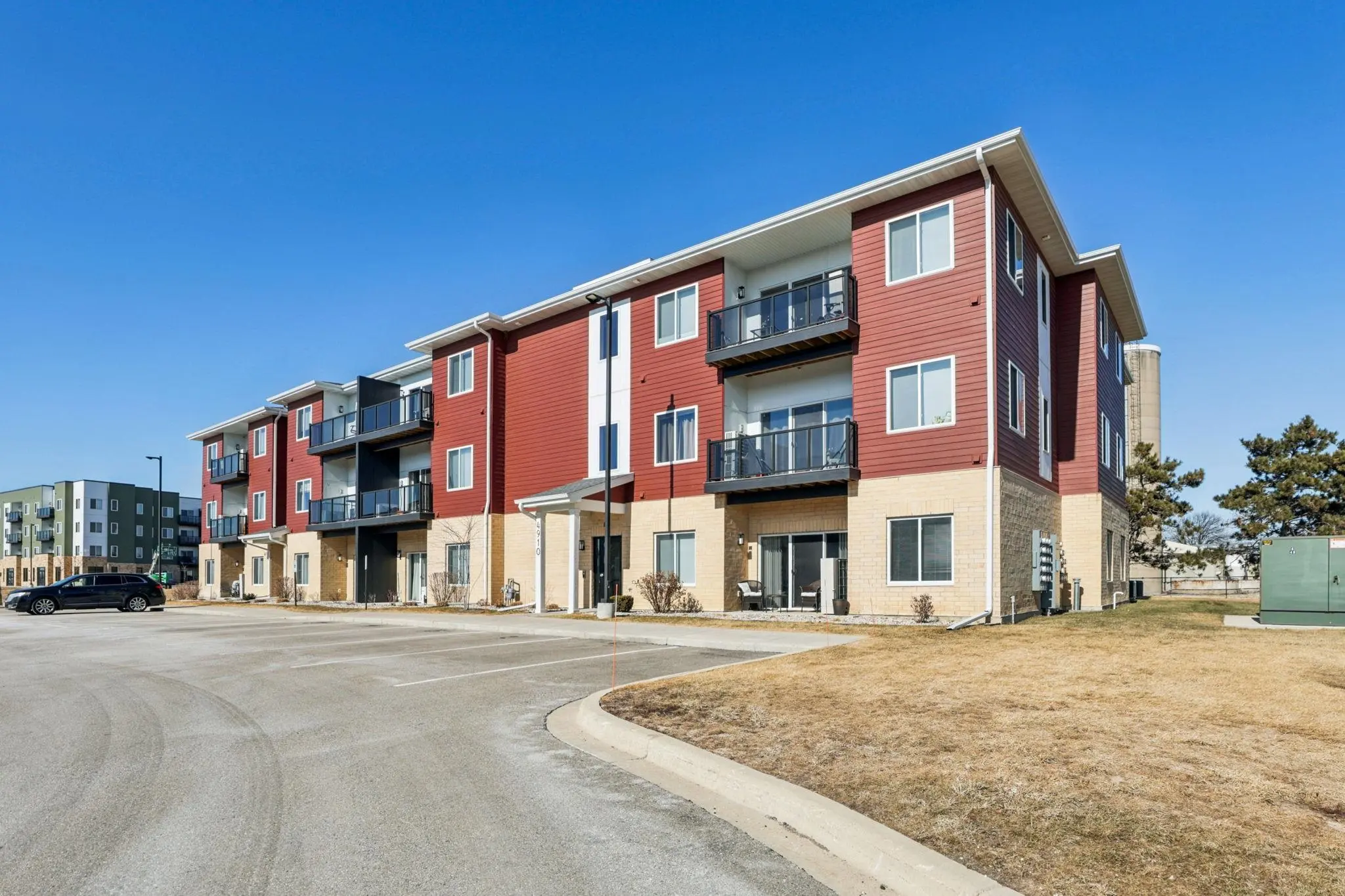 Photo of Listing #2016258