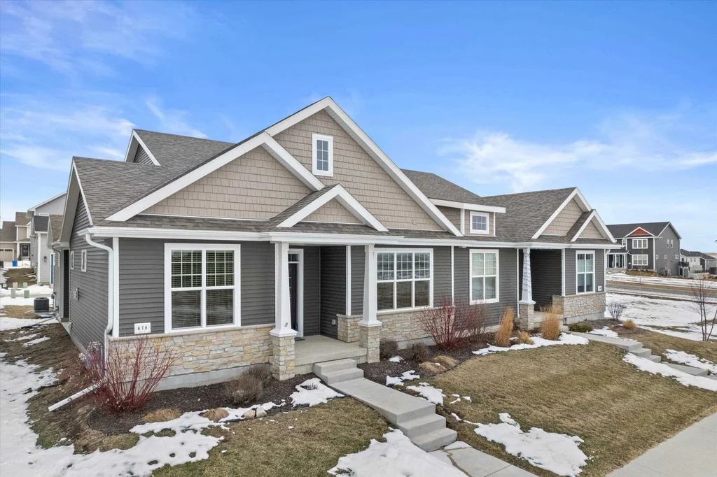 678 Hillcrest Drive, Waunakee