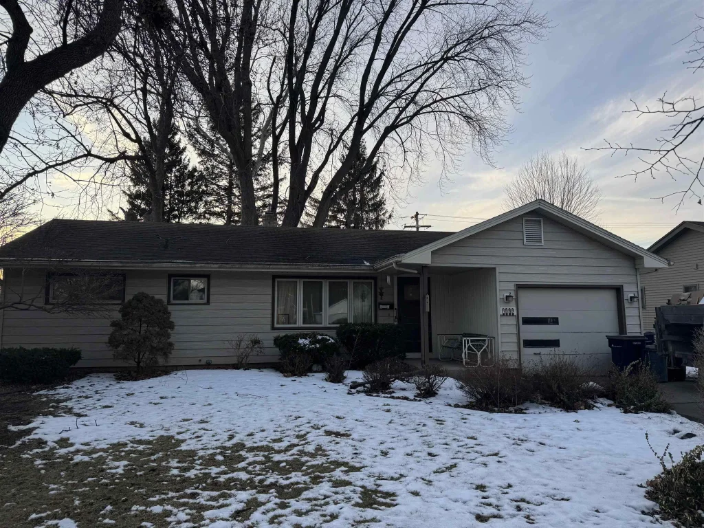 1111 N Martin Road, Janesville