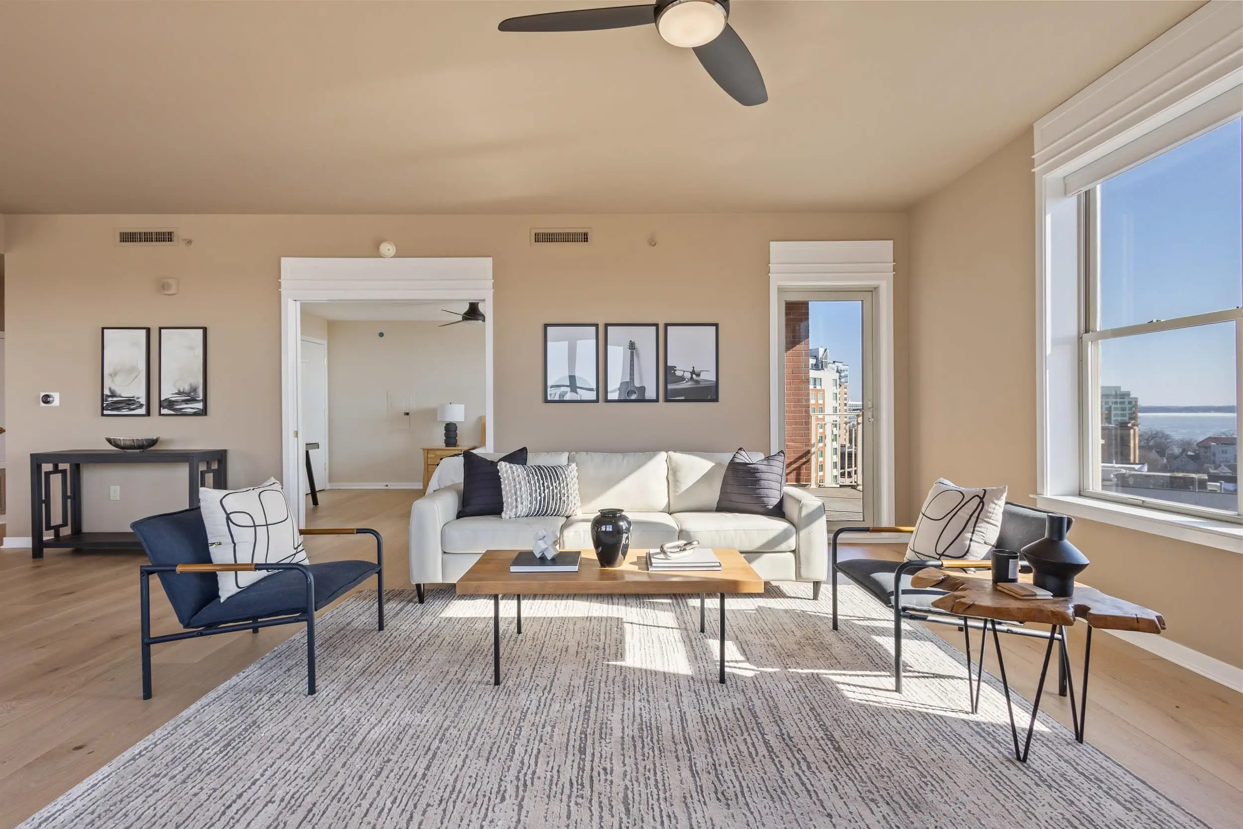 Photo of Listing #2016382