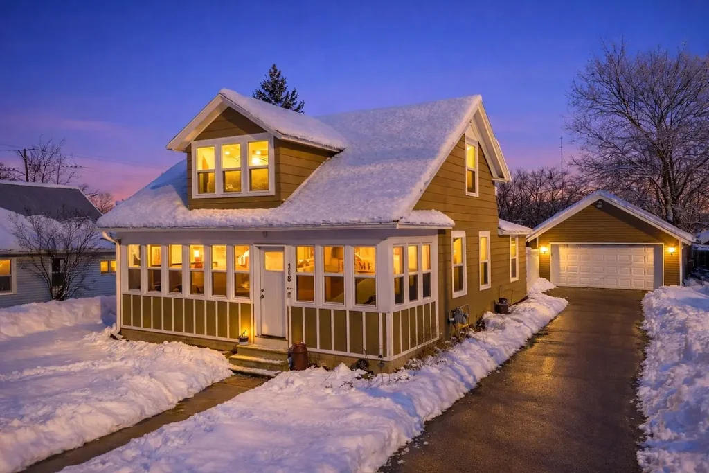 118 N Johnson Street, Berlin