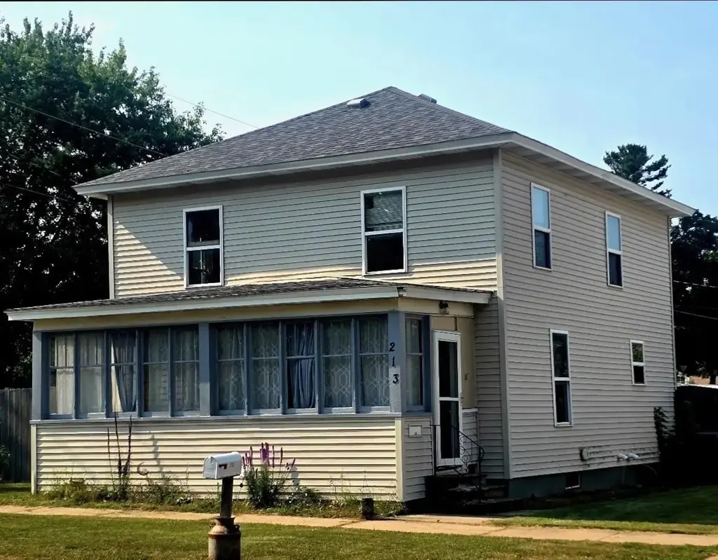 213 W Monowau Street, Tomah