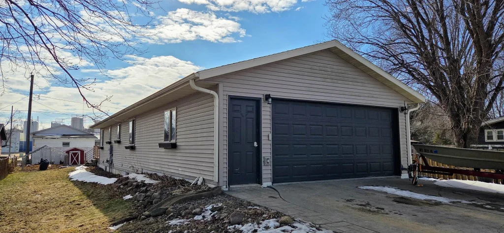 W3959 North Street, Farmington