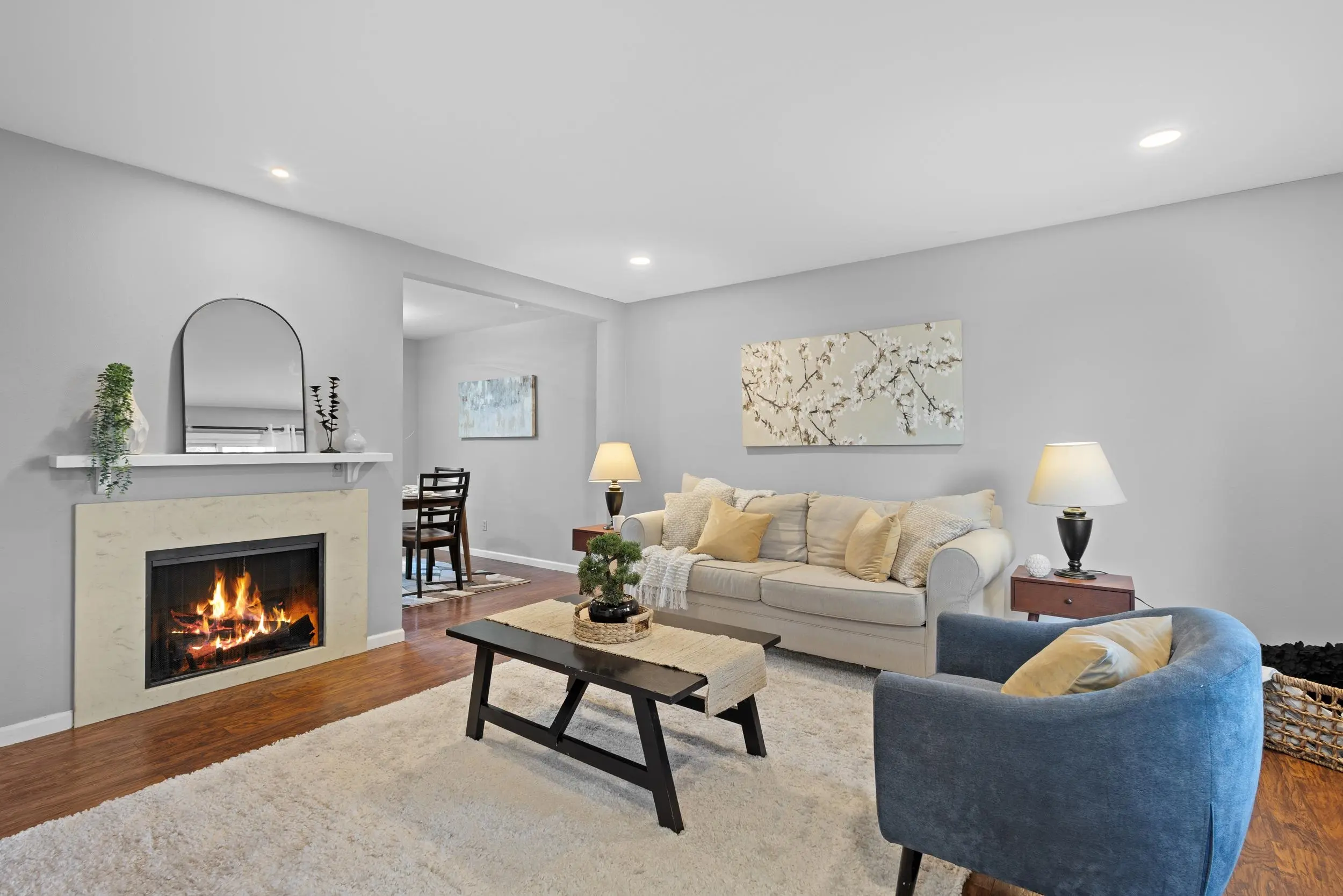 Photo of Listing #2016541