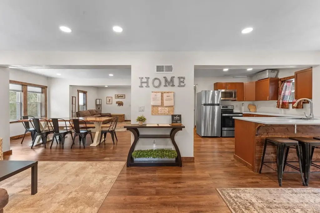E10013 County Road P, Delton
