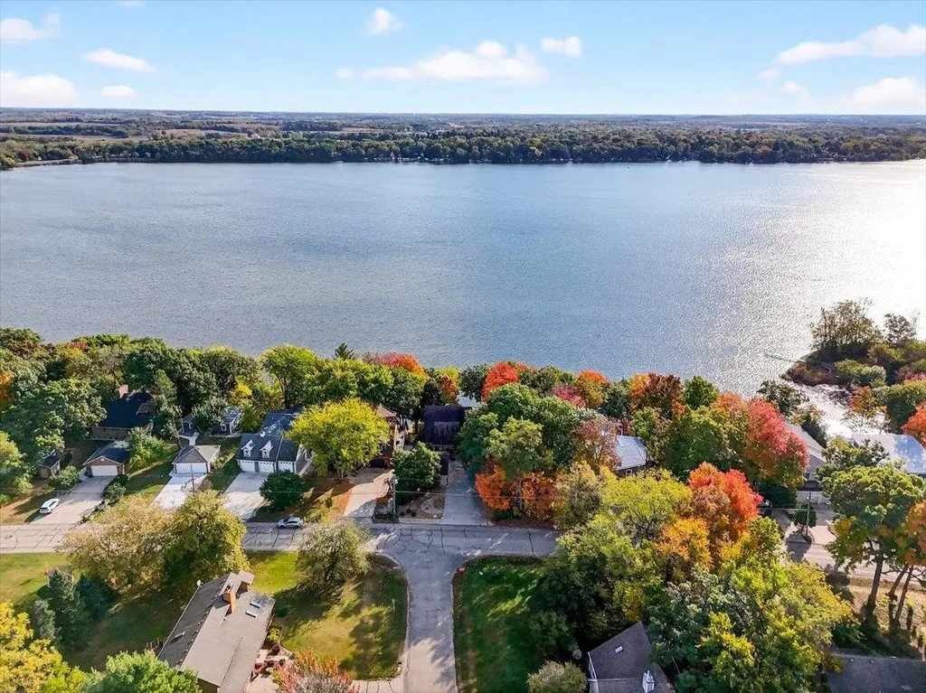 N6802 Shorewood Hills Road, Lake Mills